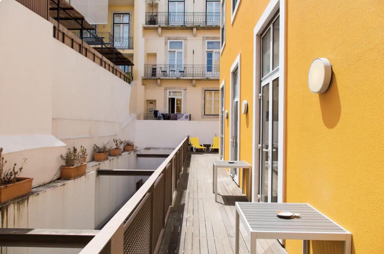 Апартаменты Beautiful 3-Story House In Chiado With A 40M² Private Terrace Лиссабон Экстерьер фото